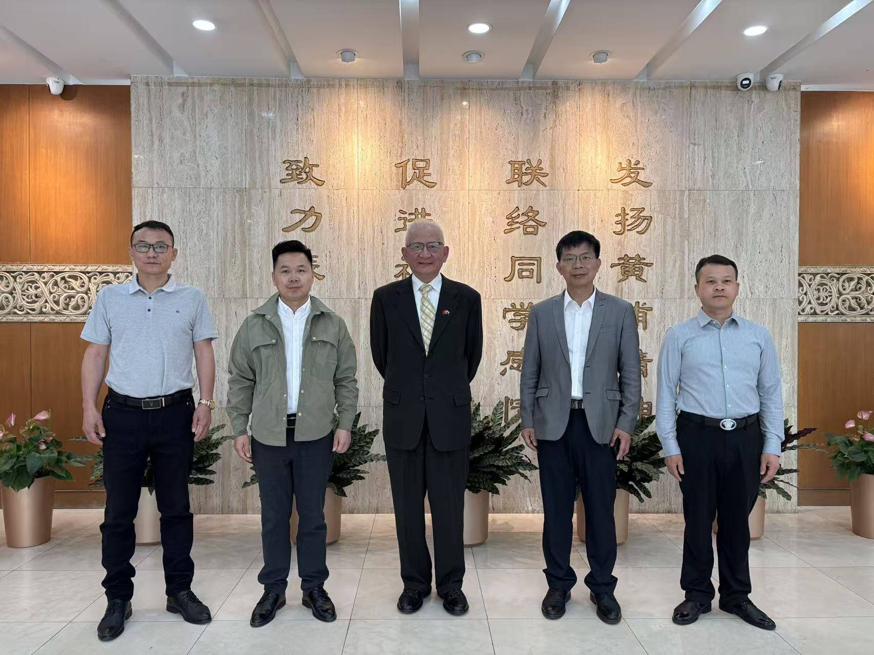京华五月聚同心 全球联盟启新程——路晓峰在京接见共工新闻社代表团侧记-图片3
