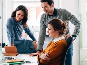 谷歌停用其一iPhone应用 承认曾花钱“钓”用户信息