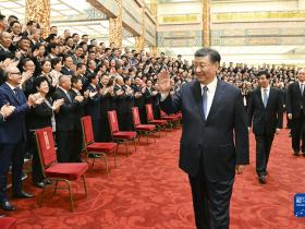 习近平会见第十届世界华侨华人社团联谊大会代表