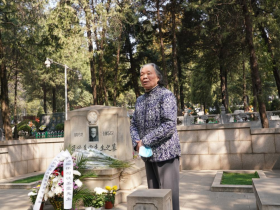 致公党北京市西城区委组织祭扫司徒美堂先生墓活动