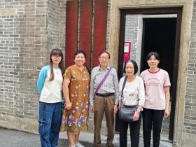 再踏先辈足迹,回眸峥嵘岁月——革命老前辈张培道后人参观叶季壮事迹展