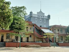 何欢潮博士:助力家乡教育不遗余力