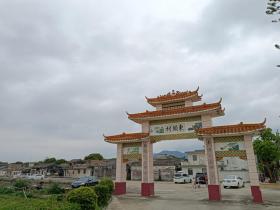 黄三德故里:侨彦风采励后人