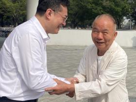 “财经大咖”乐为家乡培育英才-梁向荣先生荣任五邑大学名誉教授