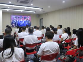 江门市侨界集中观看纪念中国人民抗日战争暨世界反法西斯战争胜利80周年大会