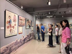 江门:200经典电影海报回眸侨乡光影岁月 ——“侨乡光影・经典电影海报展”江门揭幕